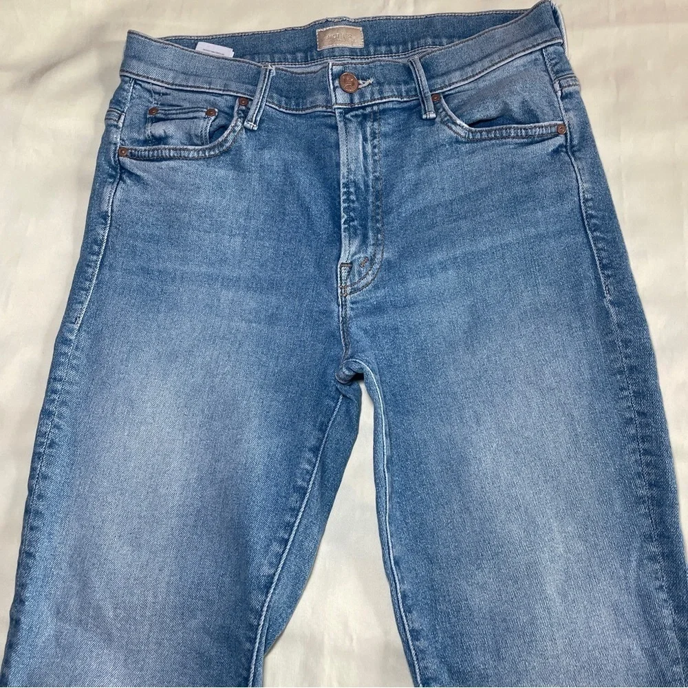 MOTHER- Insider Crop Step Fray Ankle Jeans in Light Wash Shoot to Thrill Size 29